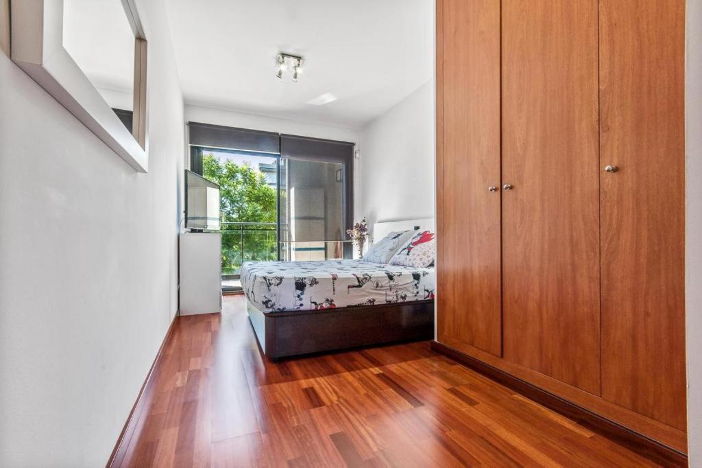 Barcelona-Forum Apartments ซานต์อาเตรียเดเบซอซ ภายนอก รูปภาพ